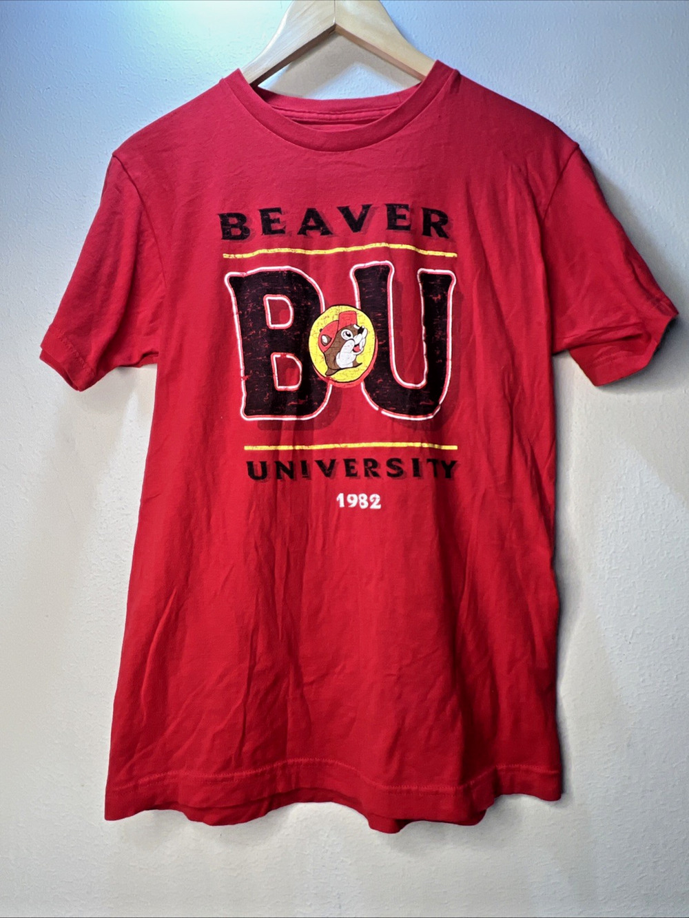 bucees beaver university Bucee's Medium red t-shirt BU 100% cotton